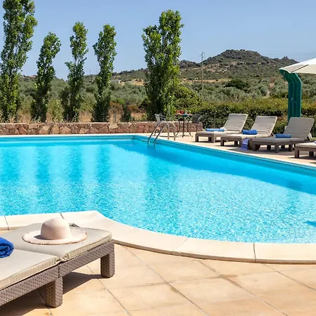 Con Piscina - - “villa Elena” Villa