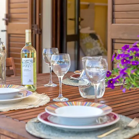 빌라 Con Piscina - - “villa Elena” *