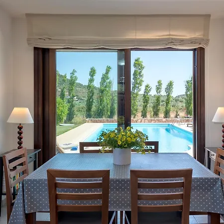 Con Piscina - - “villa Elena” *