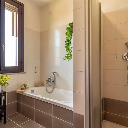 Con Piscina - - “villa Elena”