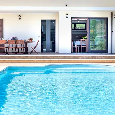 Con Piscina - - “villa Elena” 빌라 *