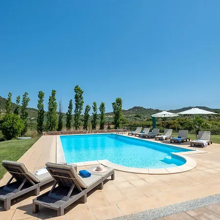 Villa Con Piscina - - “villa Elena” *