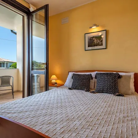 Con Piscina - - “villa Elena” Alghero