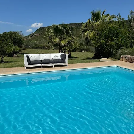 Con Piscina - - “villa Elena”