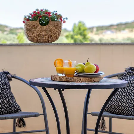 Con Piscina - - “villa Elena”