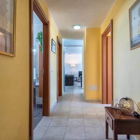 Con Piscina - - “villa Elena” Villa