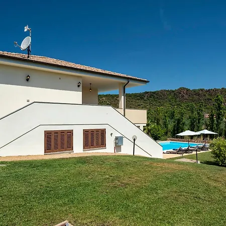 Con Piscina - - “villa Elena” Villa